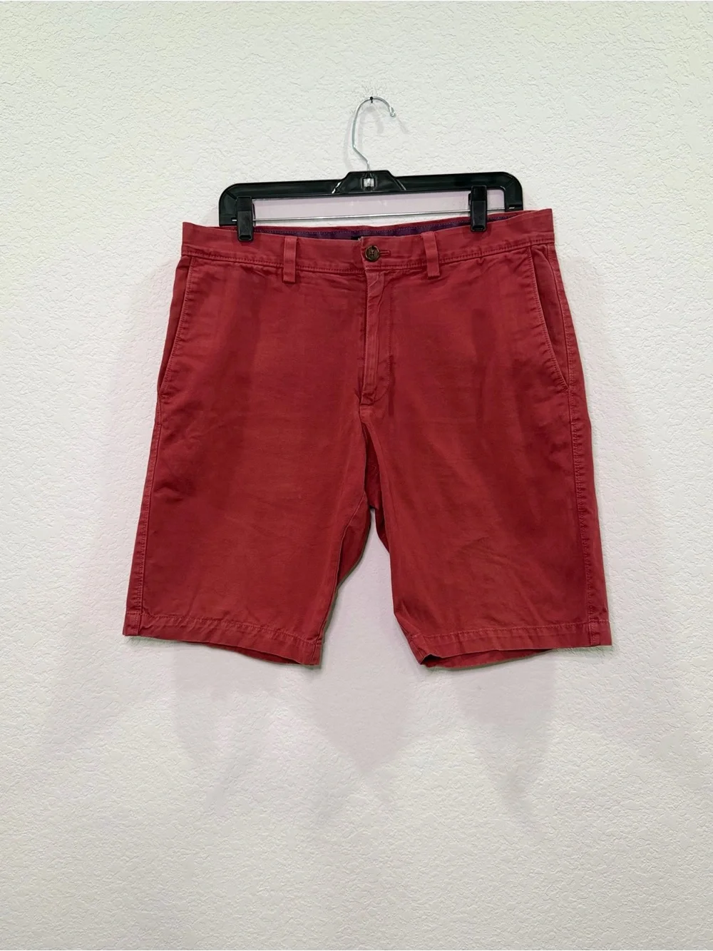 Banana Republic Men's Red Casual Chino Shorts - Size 32